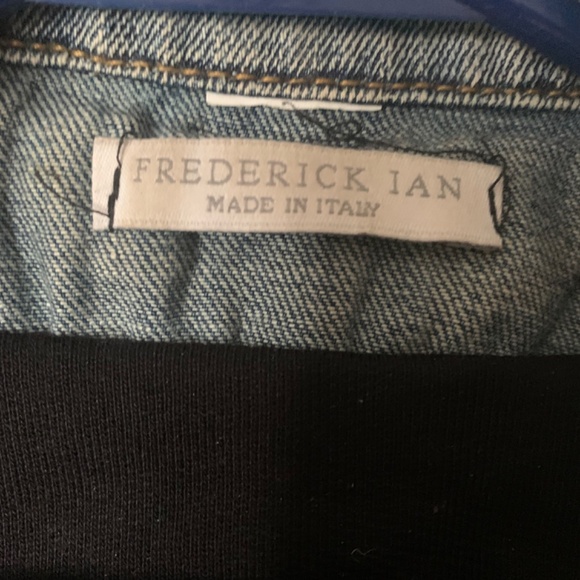 Frederick Ian Made in Italy  Size Small .  Sleeves can be 25” long /21” rolled - Picture 3 of 4